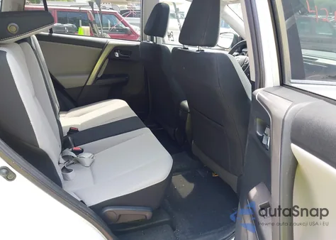 2018 Toyota Rav4 Xle z USA, uszkodzony, nr VIN 2T3RFREV3JW846330